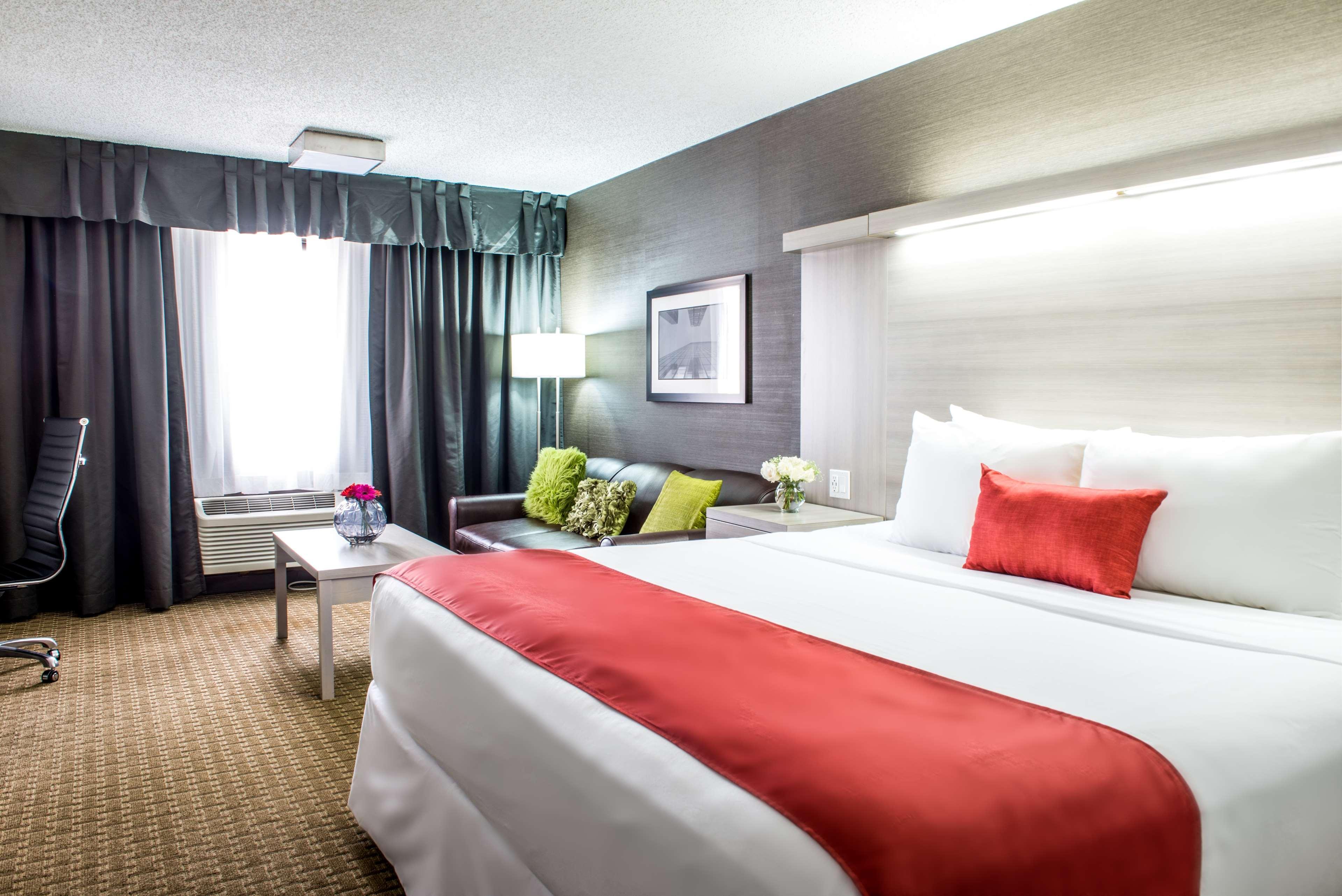 Best Western Plus Village Park Inn Calgary Bagian luar foto